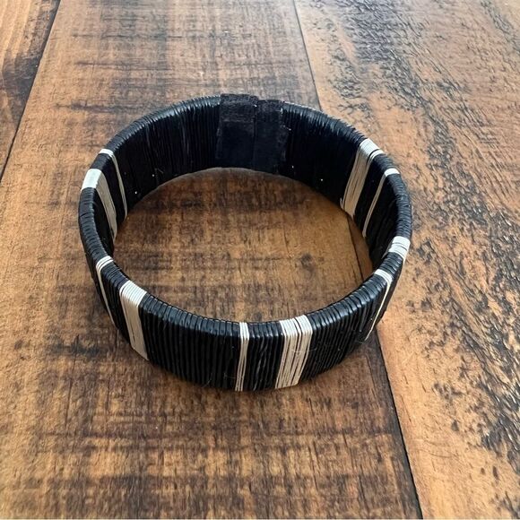 HANDCRAFTED Two Bracelet Set Pair Of Earrings Gold Plate Cord Warregue
Material - Picture 6 of 7